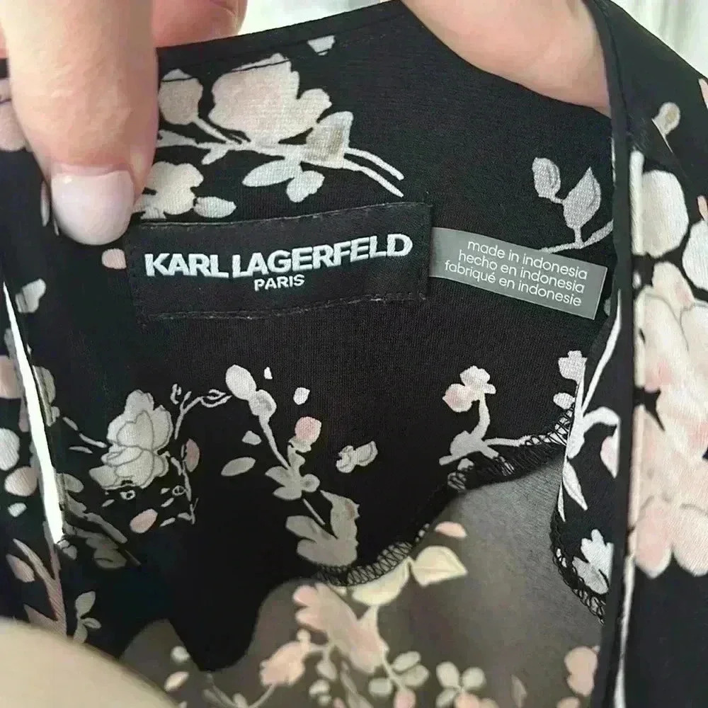 Size M Karl Lagerfeld flower blouse - Picture 5 of 6